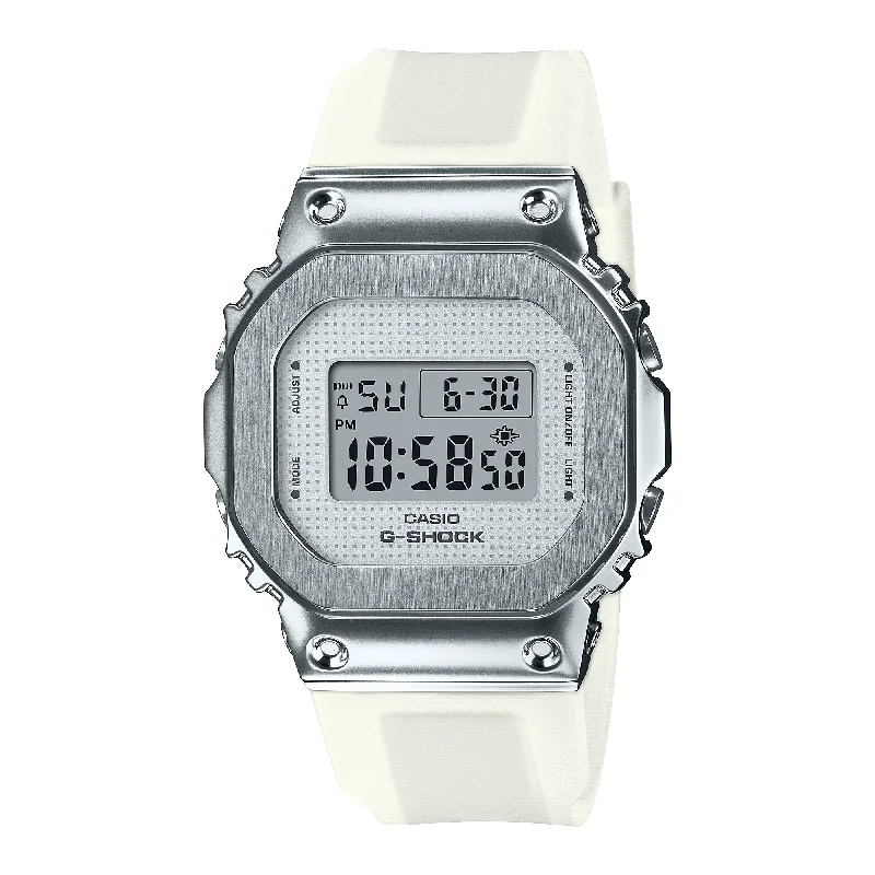 men's watches with multi-functionality and digital displays -GMS5600SK-7D